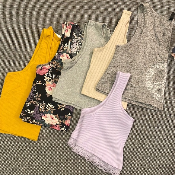 Bundle of 6 Crop Tops - Picture 1 of 16